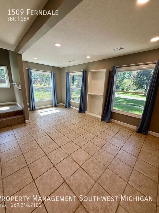Building Photo - 1509 Ferndale-