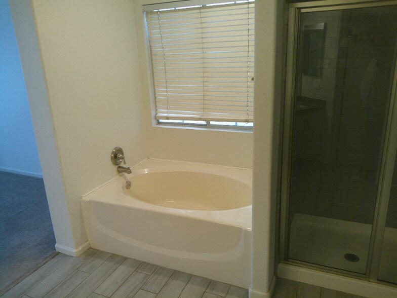 Building Photo - 973 Cedar Pines St