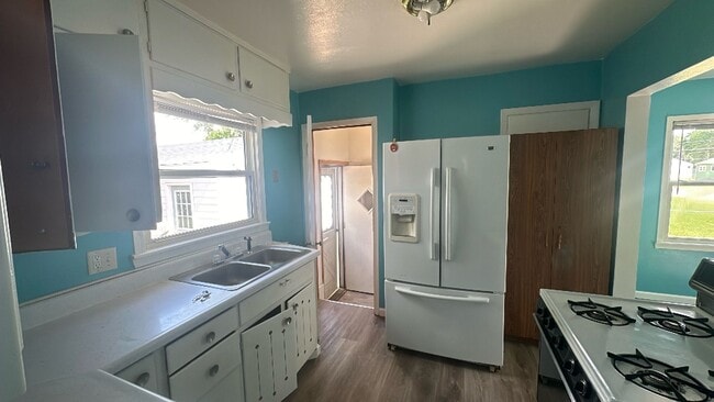Building Photo - FOR RENT- Adorable 2 bed 1 bath in Washbur...