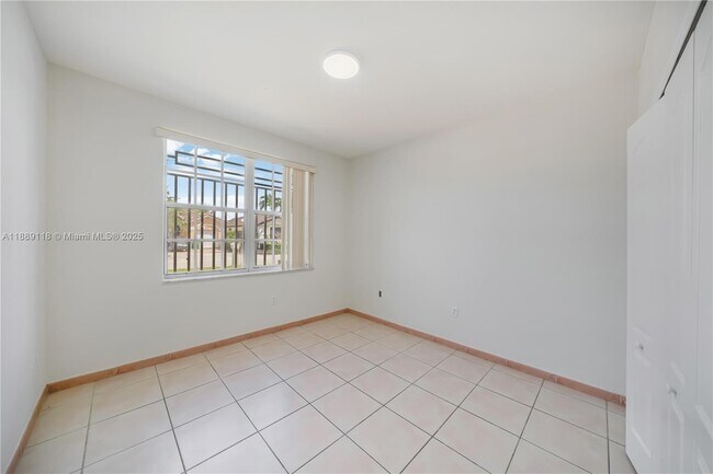 Building Photo - 15470 SW 41st Terrace