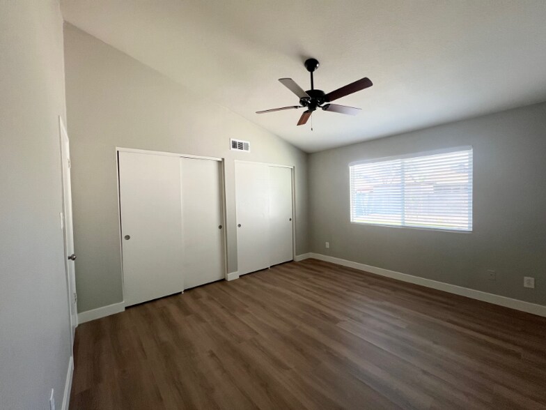 Building Photo - 2856 E Impala Ave