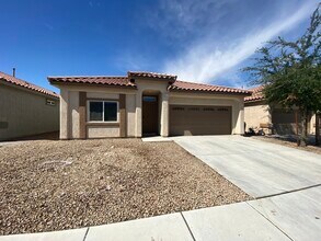 Building Photo - Spacious Single Story 3- Bedroom Home!