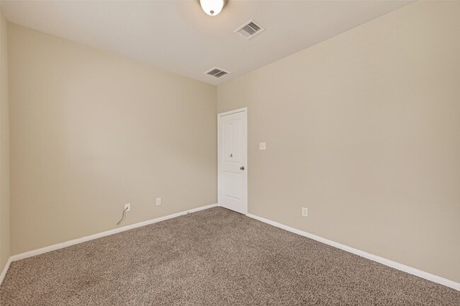 Building Photo - 1251 S Maple Dr