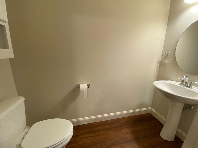 Building Photo - 251 Bayberry Cir