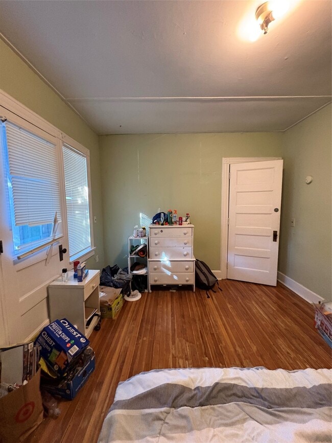 Building Photo - 171 Chapin St