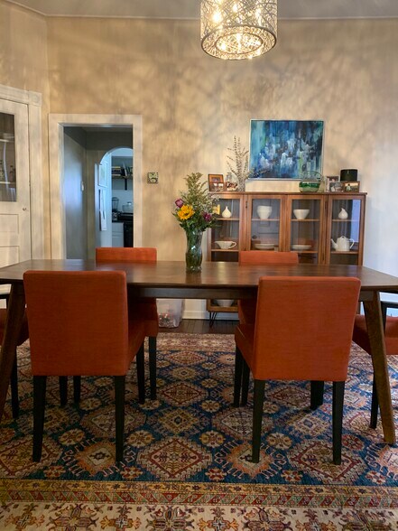 Building Photo - 536 S 48th St