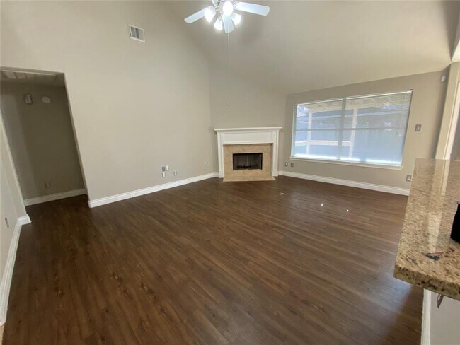 Building Photo - 6935 Bear Oaks Dr