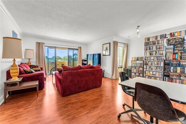 Building Photo - 525 Coral Wy