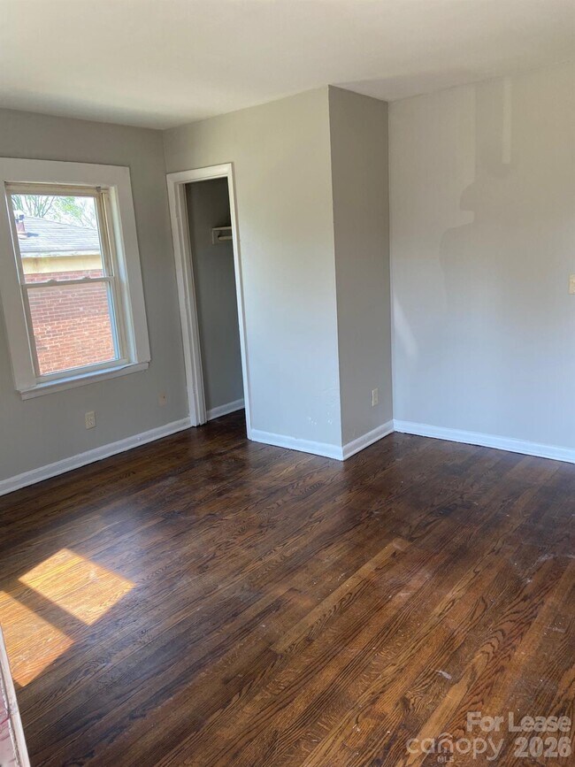 Building Photo - 1020 Rodey Ave