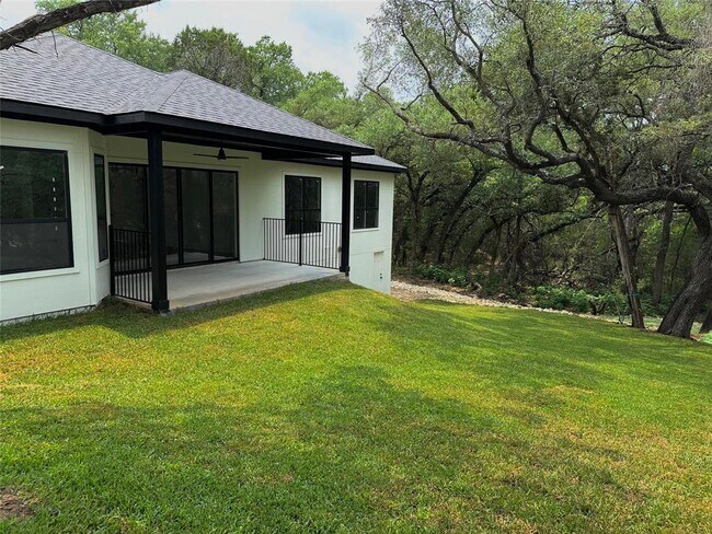 Building Photo - 5206 Country Club Dr