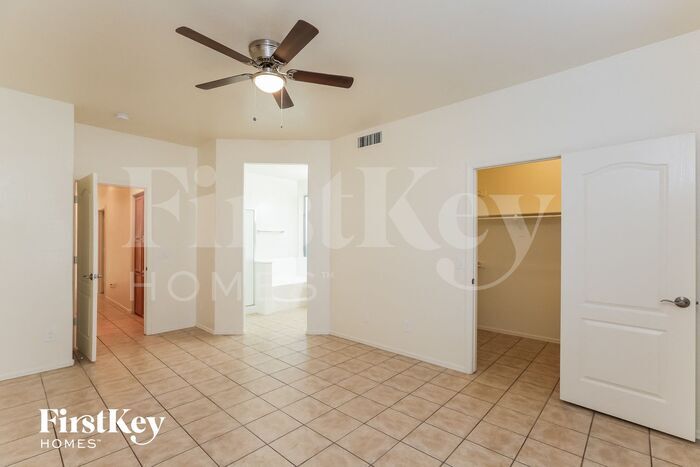 Building Photo - 6604 W Lawrence Ln