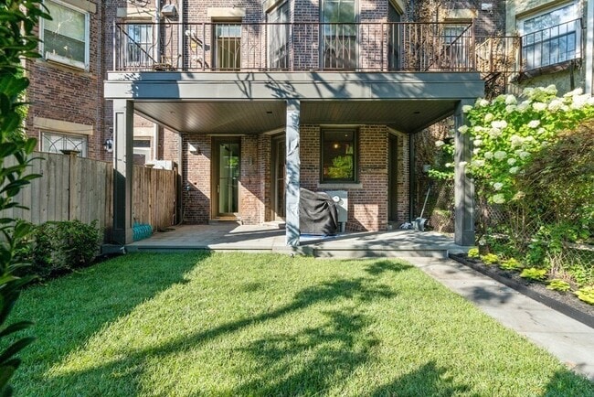 Building Photo - 15 Regent Cir
