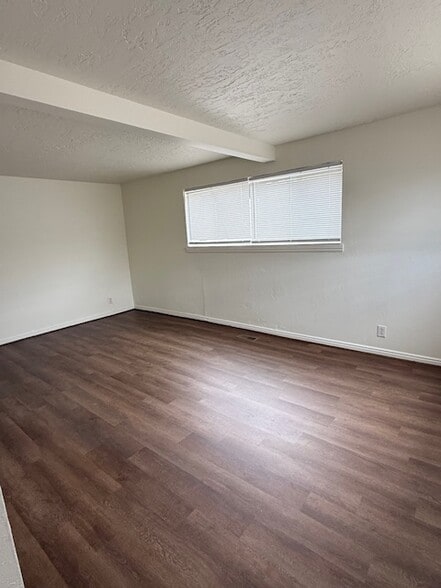Living Room - 165 W 250 N
