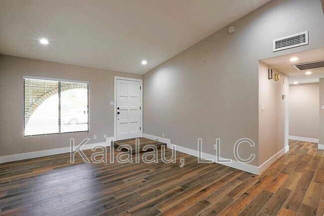 Building Photo - 1259 W Kiva Ave