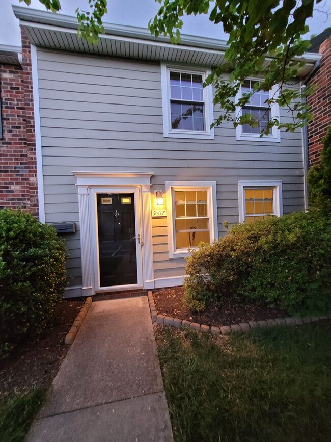 Primary Photo - Spacious 3 Bed 2.5 Bath in Henrico/West End