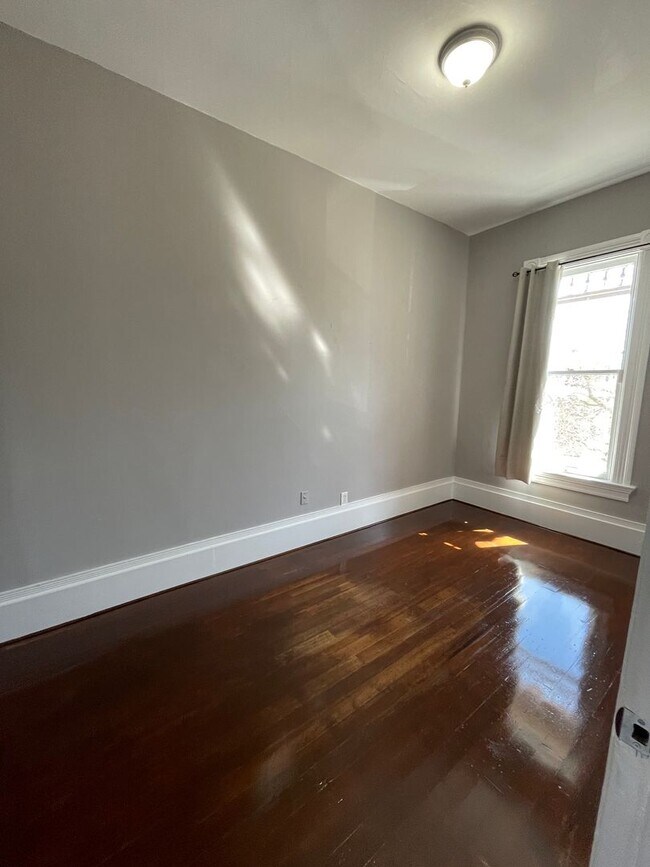 Building Photo - 1070 54th St