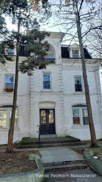 Building Photo - 1142-1146-1146 Walnut St