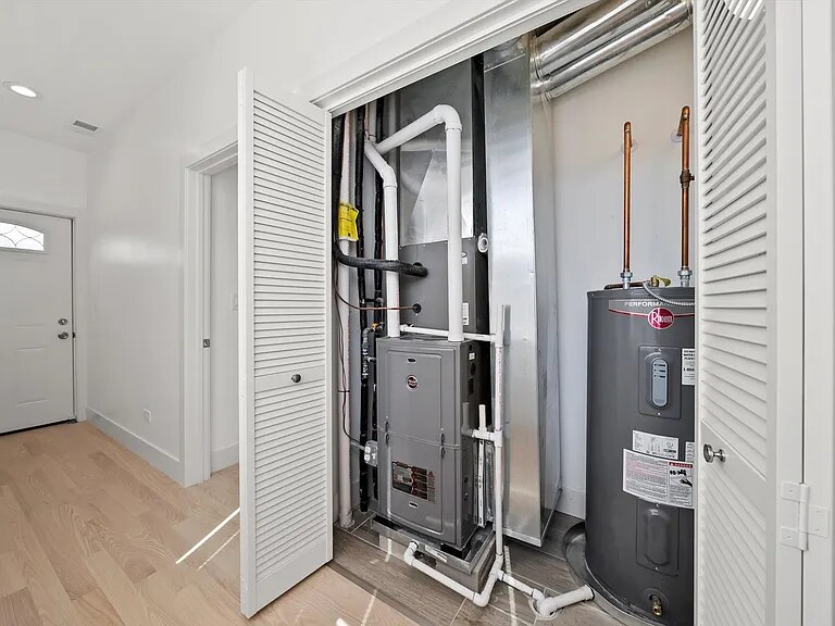 Building Photo - 2700 W Jackson Blvd