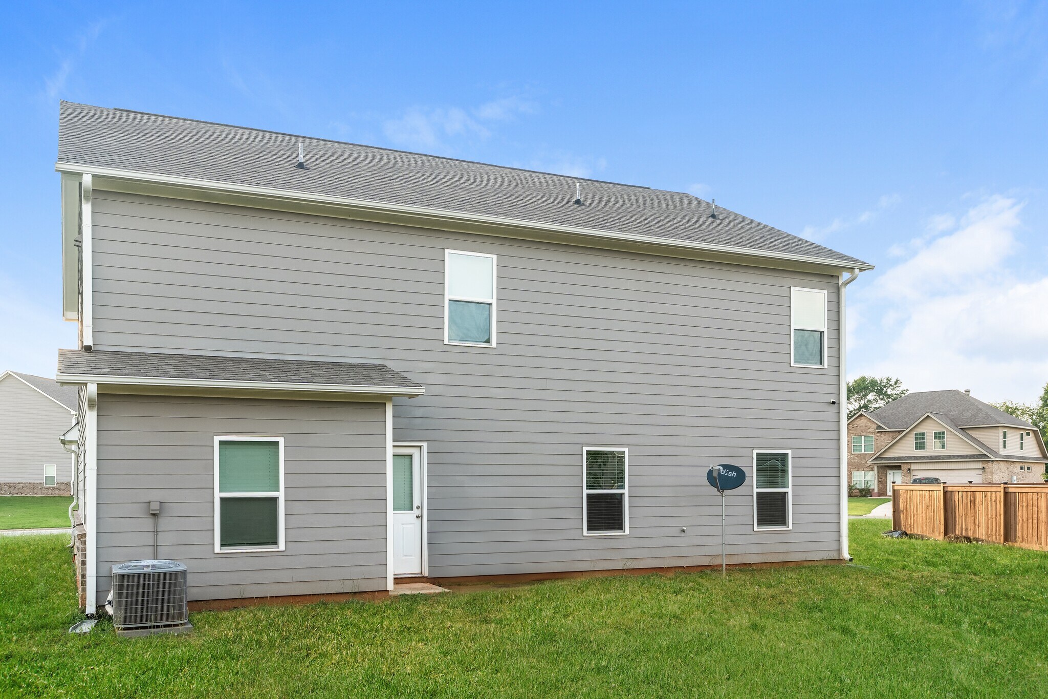 Building Photo - 3302 Bridgewood Dr