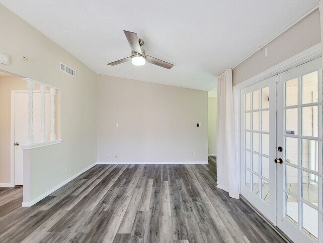 Building Photo - 2220 Bering Dr