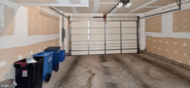 Building Photo - 11601 Leesborough Cir