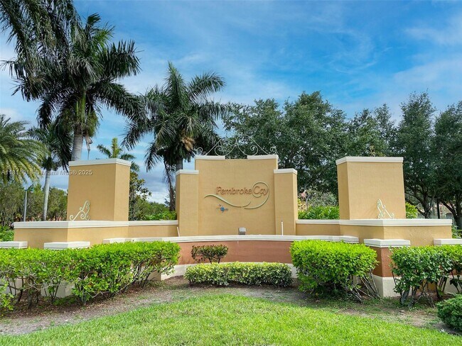 Building Photo - 814 SW 143rd Terrace
