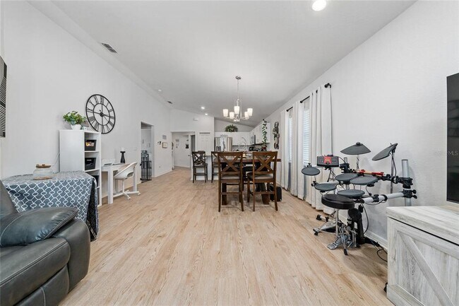 Building Photo - 355 Lily Ln