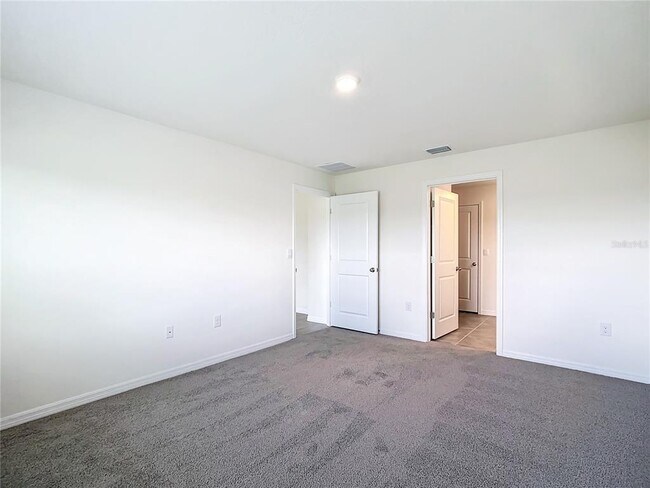 Building Photo - 8561 SW 46th Ave