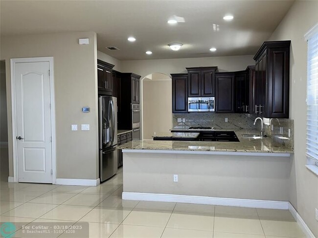 Building Photo - 9751 Blue Isle Bay
