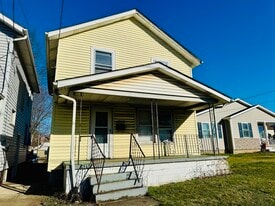 Building Photo - 1722 Harrisburg Rd NE