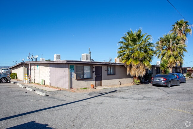 Building Photo - 302-304 W Ventura St