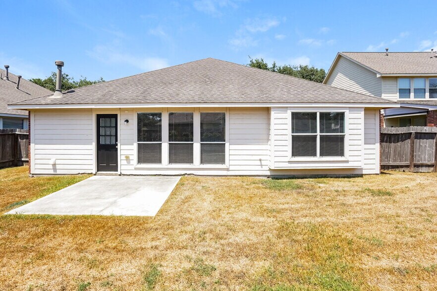 Building Photo - 26019 Chapman Falls Dr