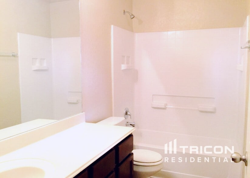 Building Photo - 5118 Badland Beacon