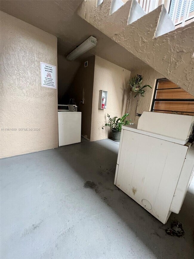 Building Photo - 5935 W 26th Ave