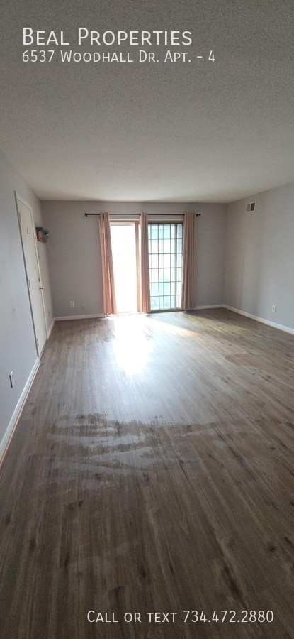 Building Photo - 6537 Woodhall Dr