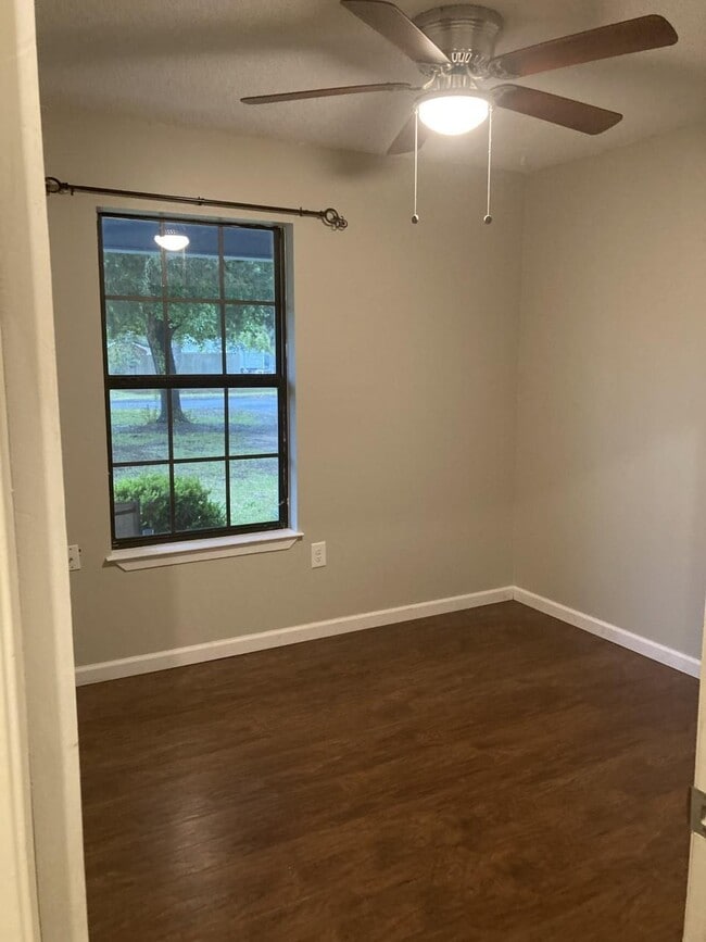 Building Photo - 285 Willow Ave