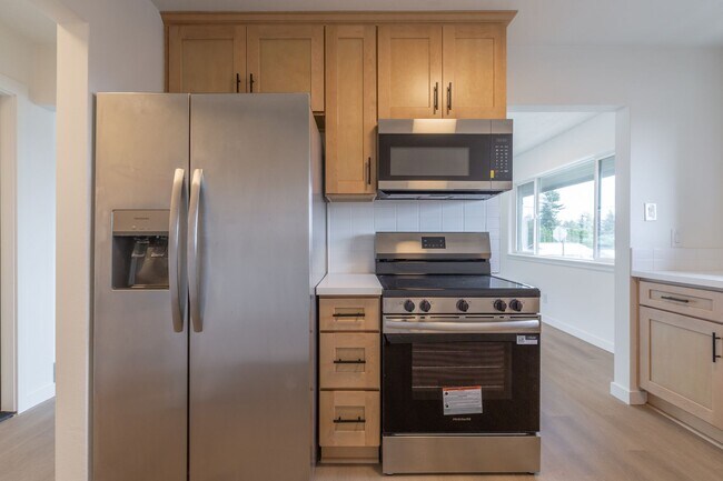 Building Photo - Crowne Pointe Apartment Homes