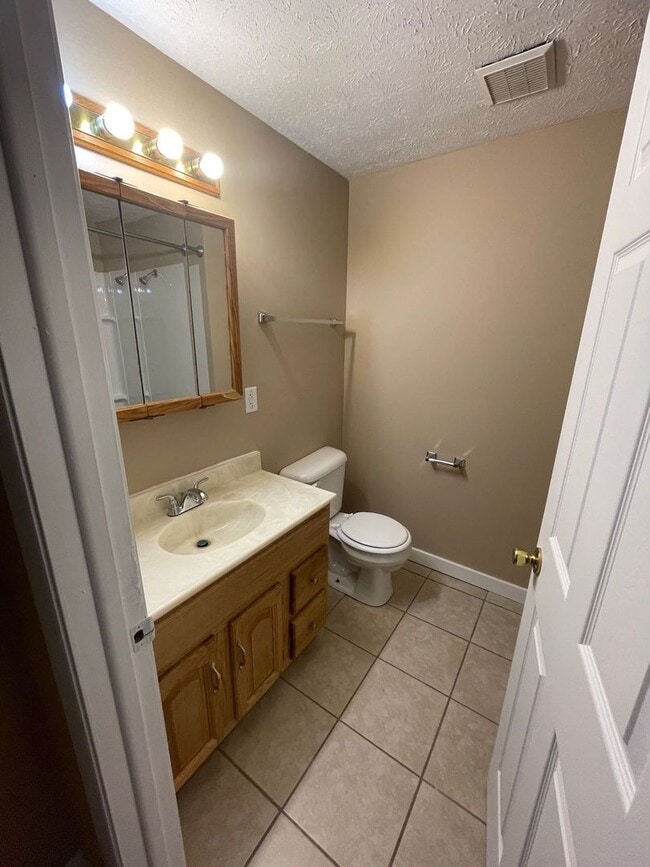 Building Photo - 5683 Crestview Dr