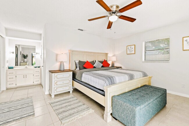 Building Photo - 9126 E Highland Pines Blvd
