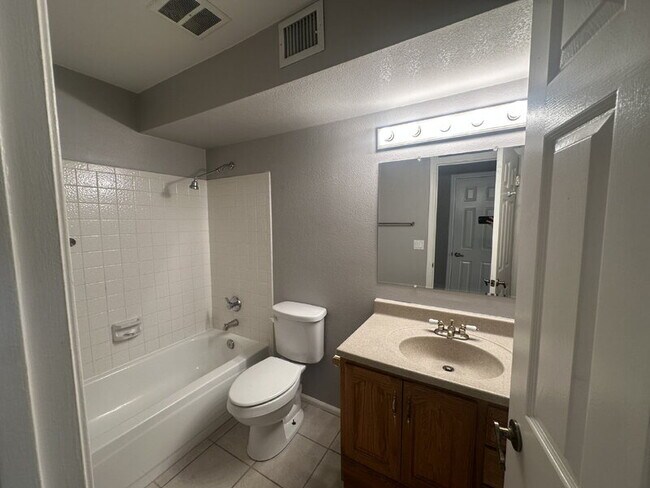 Building Photo - 4907 W McRae Way