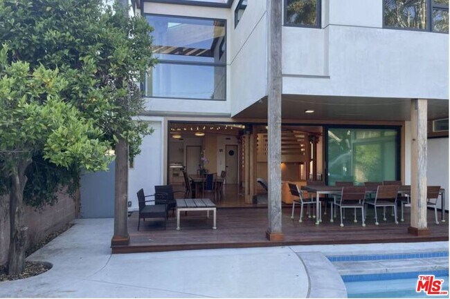 Building Photo - 3121 Frederick St
