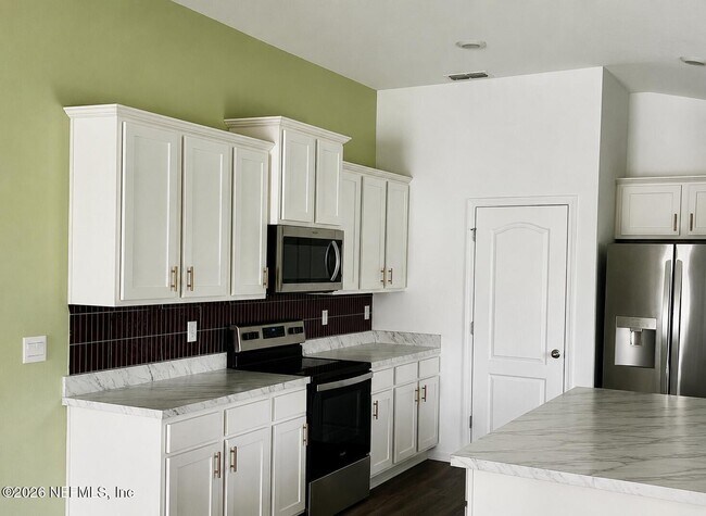 Building Photo - 12450 Russian Olive Rd