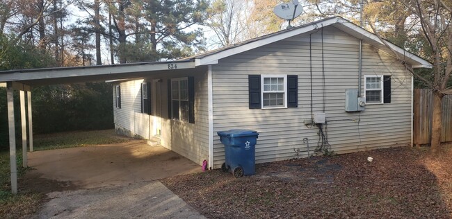 Primary Photo - 3 bedroom/2 bath home