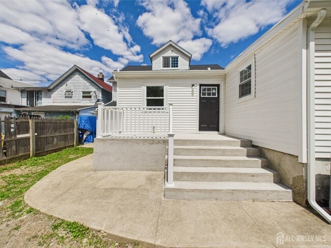 Building Photo - 10 W Railroad Ave