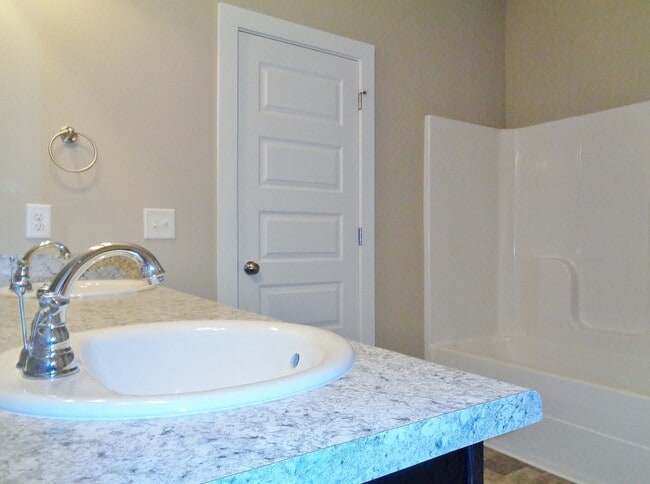 Building Photo - Home for Rent in Tuscaloosa, AL... Available to View Now!!!