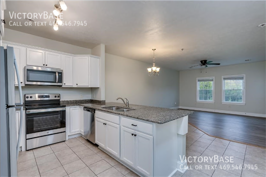 Building Photo - 410 Creekside Ln