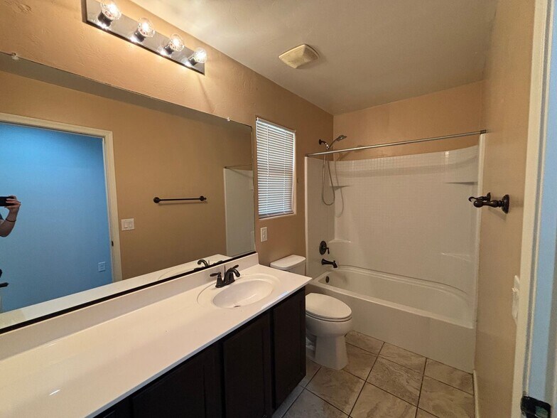 Building Photo - 5154 E Arguedas Pl