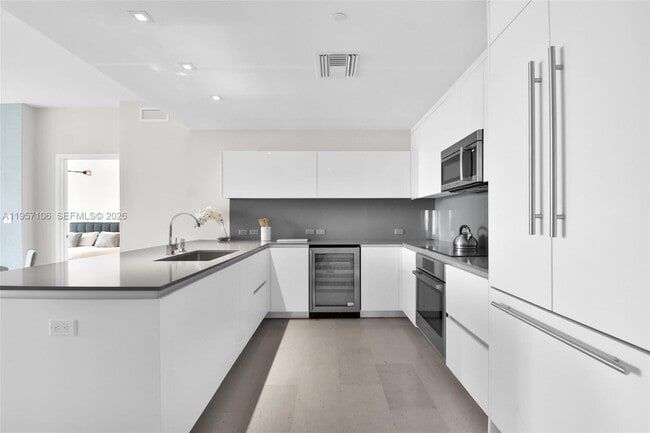 Building Photo - 88 SW 7th St