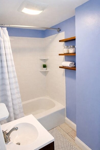 Building Photo - 58 Bennett St