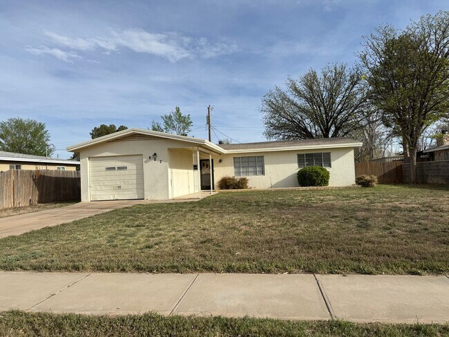Primary Photo - Pet Friendly property!